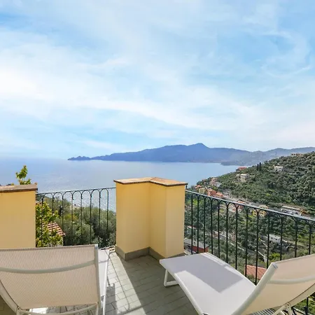 Appartamento 3 Bedroom Amazing In Zoagli