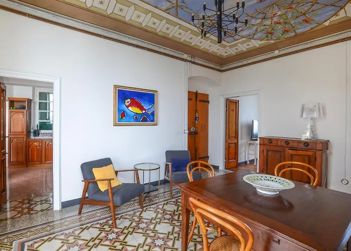 3 Bedroom Amazing In Lägenhet Zoagli
