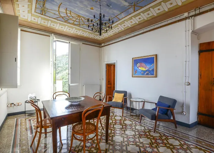 3 Bedroom Amazing In Lägenhet Zoagli